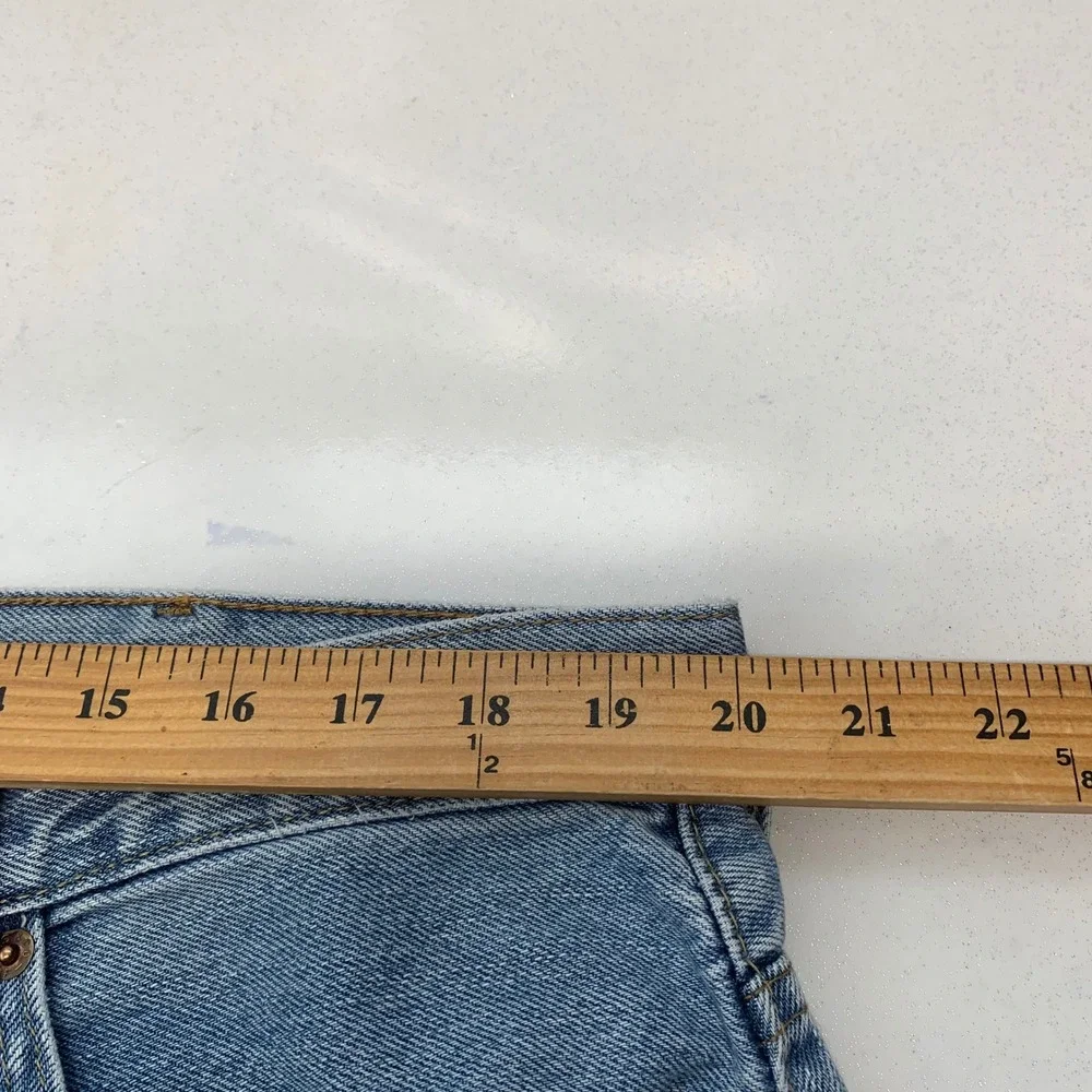 Levis 550 Relaxed Fit Light Wash Denim Jeans Mens 40x30 (fit 40x29) Tapered